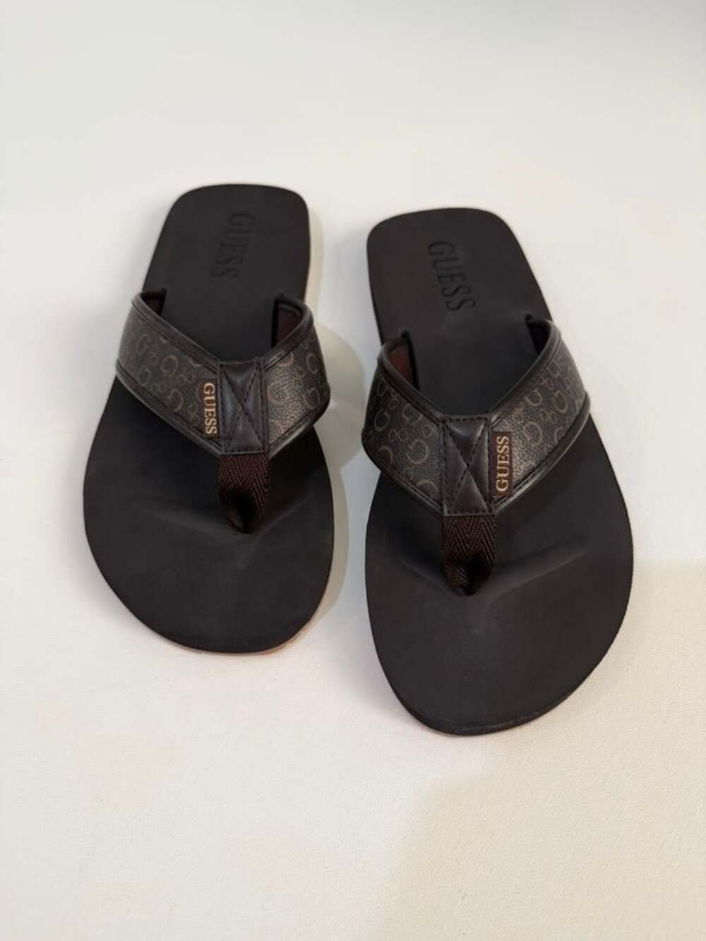 GUESS Men's Flip- Flop
Summer Sandals Brown Size 12